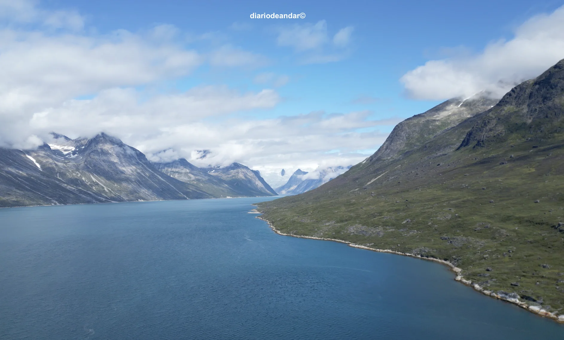 Fiordo de Tasermiut desde el dron.
