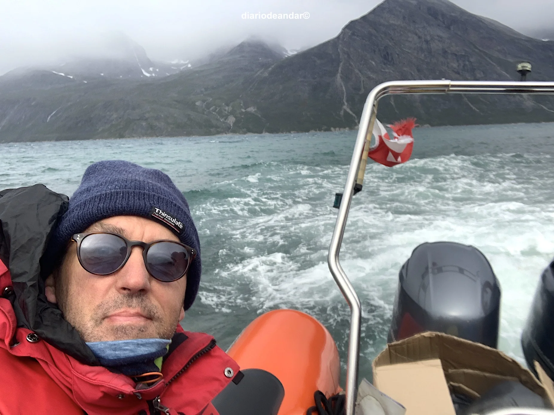 En la zodiac por el fiordo de Tasermiut